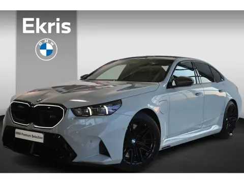 BMW M5 Sedan | Carbon Pakket | Bowers & Wilkins | Trekhaak Elektrisch | Driving Assistant Profession