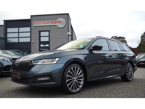 Skoda Octavia Combi 1.4 TSI iV PHEV Business Edition Plus | Kuipstoelen | Panorama | Adaptieve cruis
