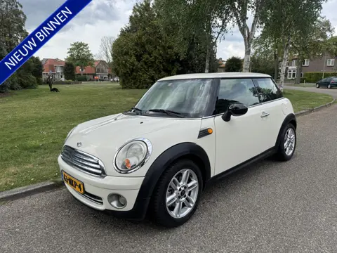 MINI Mini 1.4 One Pepper AIRCO, PANORAMADAK NET O.H. BEURT GEHAD
