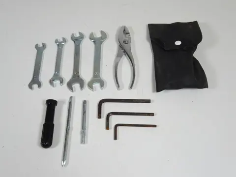 GEREEDSCHAPSET Yamaha XV 1900 2009 - 2009
