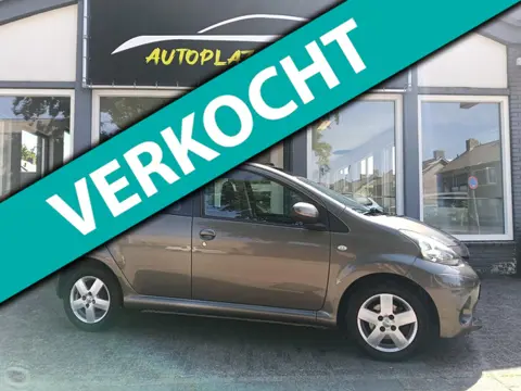 Toyota Aygo 1.0 VVT-i Aspiration/ AIRCO/ ELEK PAKKET/ 14 INCH/ 5 DRS/ ZUINIG/ NWE APKNAP
