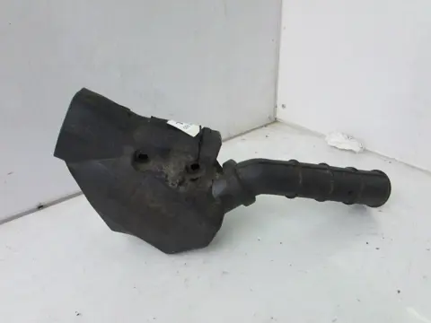 RECHTER LUCHTAANZUIGBUIS Triumph Sprint 900 1996 - 1998