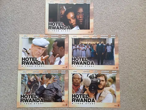 HOTEL    RWANDA    NED.     lobbycard set.