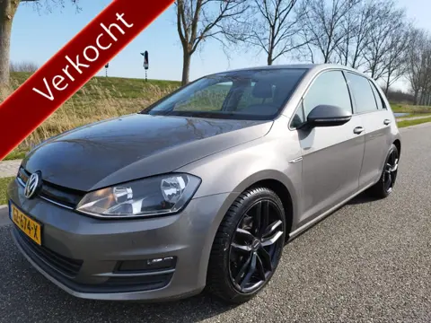 Volkswagen Golf 1.0 TSI Comfortline ** NAVI ** 147.429 KM NAP ** 17 inch ** 6-bak ** PDC V + A ** BL