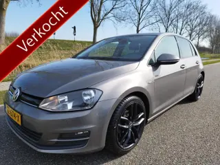 Volkswagen Golf 1.0 TSI Comfortline ** NAVI ** 147.429 KM NAP ** 17 inch ** 6-bak ** PDC V + A ** BL
