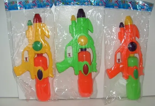 PARTIJ WATERPISTOLEN DIVERSE MATEN 10 stuks NIEUW