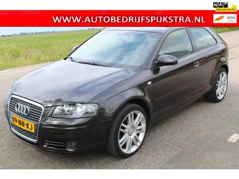 Audi A3 1.6 FSI Ambiente // AIRCO / LMV //