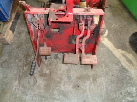 International - 955 of 1055 hoofremcilinder met verdeelblok