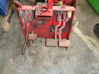 International - 955 of 1055 hoofremcilinder met verdeelblok