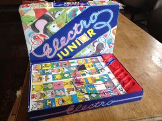 Electro- junior - foto 1 + 2 , 6,- per stuk - foto 3 - disney 7,- - foto 4 -5 - 6 zijn aanvullingen