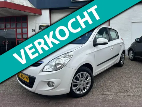 Hyundai I20 1.2i WHITE PLUS| NIEUW APK |AIRCO|CRUISE CONTROLE|ALL SEASON |