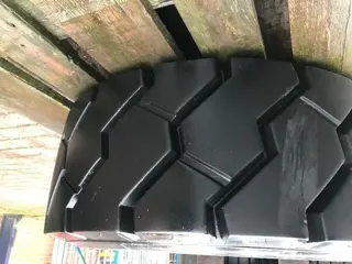 Michelin 315/70R15  300R15