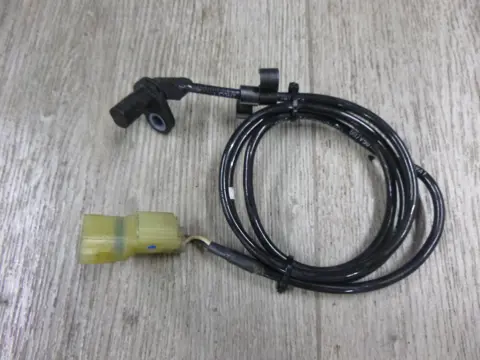 ABS SENSOR VOOR Triumph Street Triple 675 2013 - 2013