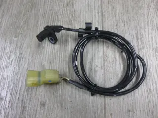 ABS SENSOR VOOR Triumph Street Triple 675 2013 - 2013