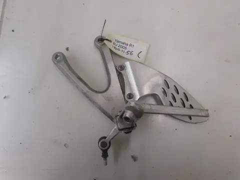 LINKER SCHETSPLAAT Yamaha YZF R1 2004 - 2006