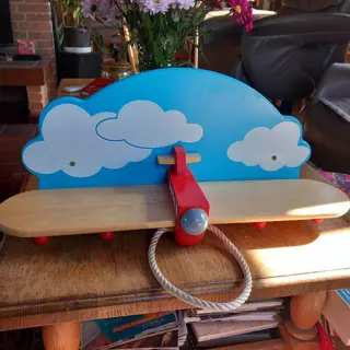 kinderkapstok, vliegtuig - hout - z.g.a.n. 17,50