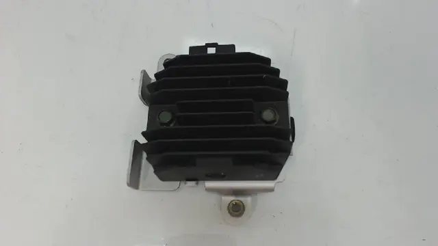 SPANNINGSREGELAAR Yamaha FAZER 600 2004 - 2007