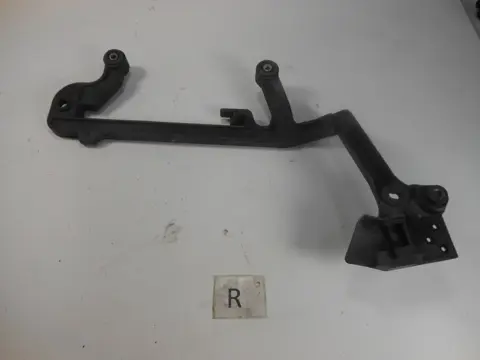 RECHTER KOFFERBEUGEL Honda ST 1100 Pan European 1990 - 2001
