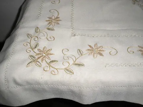 Tafelkleedjes - met prachtig borduurwerk / open werk
