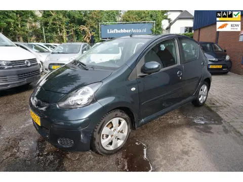 Toyota Aygo 1.0-12V Aspiration Green Navigator / Airco / Leder/Alcantara