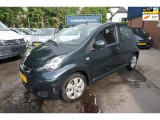 Toyota Aygo 1.0-12V Aspiration Green Navigator / Airco / Leder/Alcantara