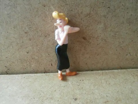 Sidonia poppetje adv7669