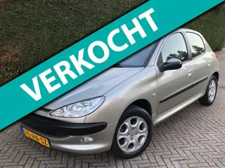 Peugeot 206 1.4-16V Gentry airco 5 deurs 4 electrisch ramen