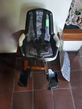 Fietsstoeltje ,&nbsp; Bobike, voor , incl. windscherm