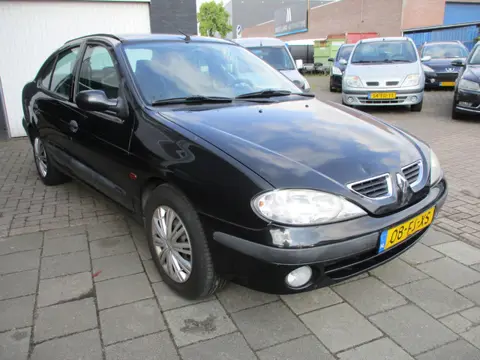 Renault Mégane 1.6-16V RXE AUTOMAAT!