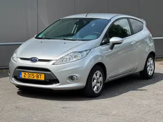 Ford Fiesta 1.6 TDCi Ghia pdc airco nieuwe apk (bj 2010)