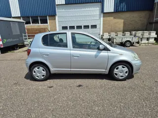 Toyota Yaris 1.3 VVT-i S-Line, 5 deurs/ koude airco/ nieuw staat