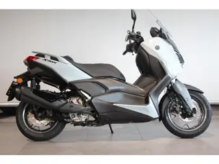 Yamaha X MAX 300 TECHMAX + (bj 2025)