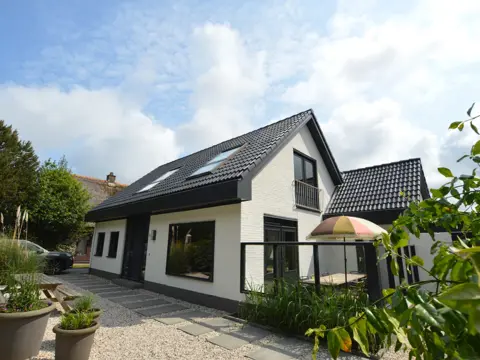 Riant sfeervol vakantiehuis ideaal gelegen vlakbij het strand