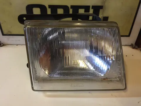 Koplamp H4 Opel Kadett D Rechts 90053986