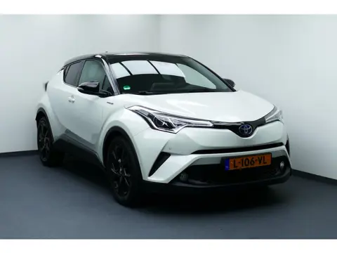 Toyota C-HR 1.8 Hybrid Executive. Bi Tone, Navi, Camera, StoelVerw, 18"LMV, Afn Haak