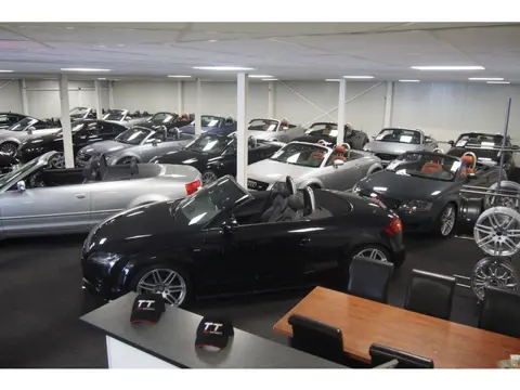 Audi TT  Audi TT 1.8 Turbo Cabriolet  AUDI TT SPECIALIST 30X OP VOORRAAD