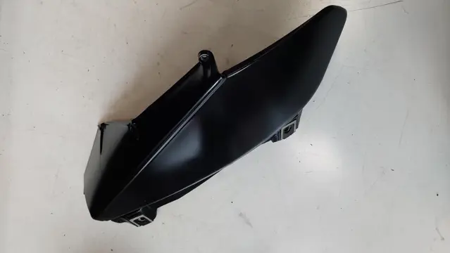 RECHTER LUCHTAANZUIGBUIS Aprilia RSV 1000 2001 - 2003