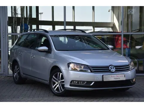 Volkswagen Passat COMFORTLINE NAVI DSG LM-Velgen PDC 24DKM UNIEK !!