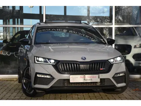 Skoda Octavia Combi 2.0 TSI RS First Edition Nav. Pano. dak Head-Up Camera Btw