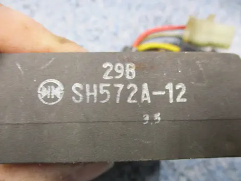 SPANNINGSREGELAAR Suzuki GZ 250 Marauder 2003 - 2005