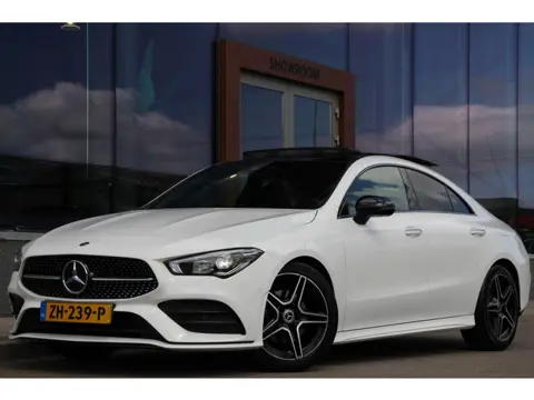Mercedes-Benz CLA-Klasse 180 AMG | Night pakket | Pano | Sfeerverlichting | Camera