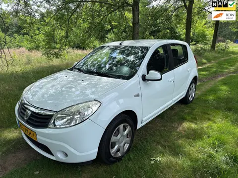 Dacia Sandero 1.2 Lauréate apk t/m 13-03-2027