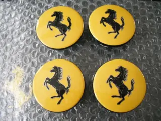 Onderdelen - New Ferrari Wheel Center Caps Cavallino -