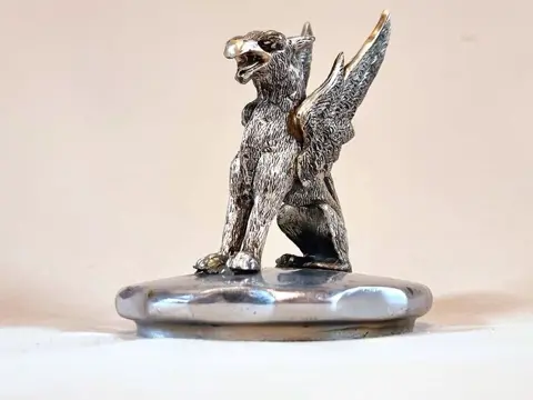 Embleem/mascotte/kenteken - Griffin - 1920-1930