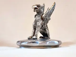 Embleem/mascotte/kenteken - Griffin - 1920-1930