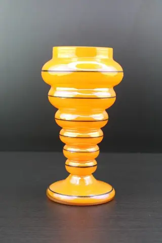 Art Deco oranje zwart gestreepte glazen vaas.