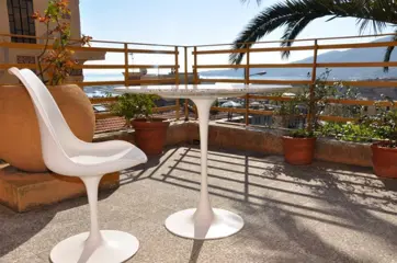 Outdoor Saarinen Tulip stoelen - made in Italy
