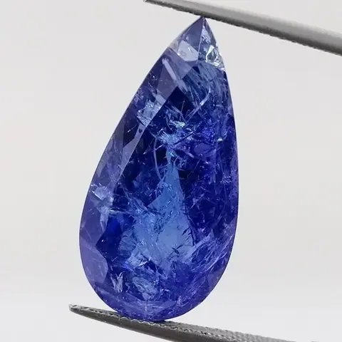 Tanzaniet - 21.60 ct