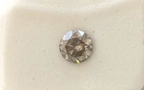 Diamant - 0.53 ct - Rond - Elegant grijs - SI1, No Reserve