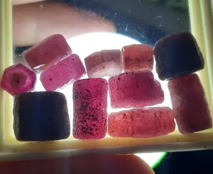 111,4 ct - Onbehandelde robijn - Ruw - 22.28 g